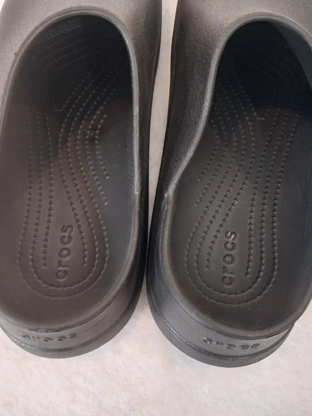 CROCS Black Clogs Mens 10 Womens 11 DYLAN Slip On Mules Comfort Slides 209366